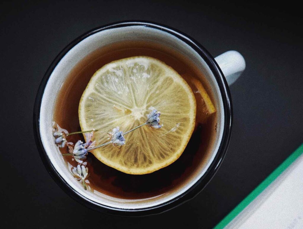 How to reduce bloating: drink tea