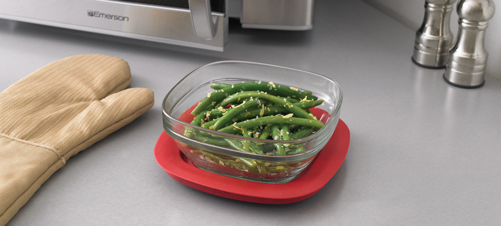Glass food storage container is better than plastic